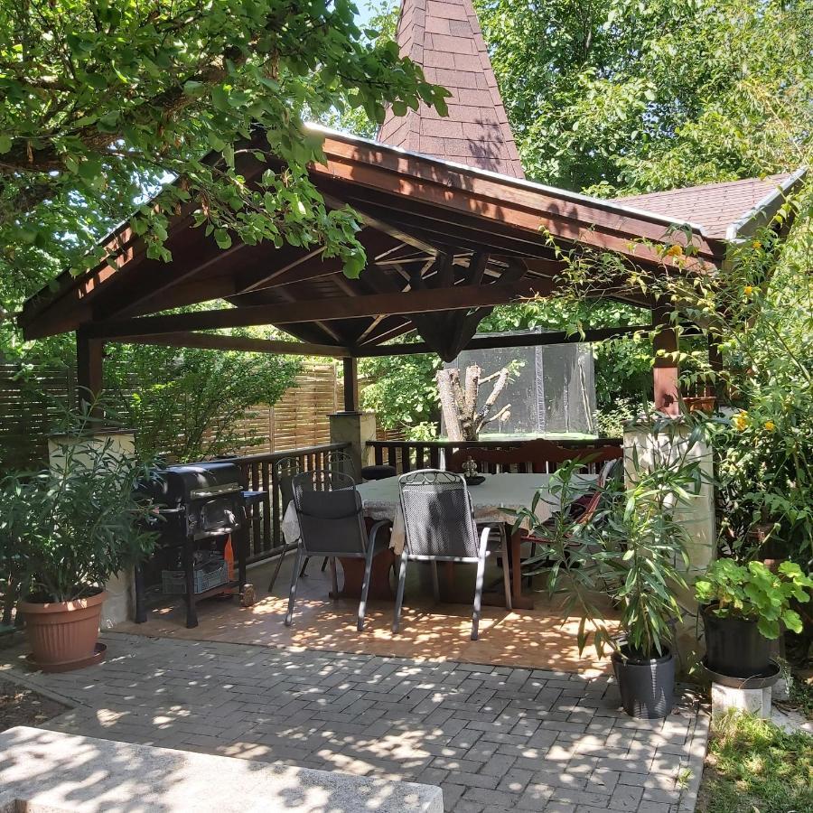 Melinda nyaralóház Balatonkenese Exterior foto