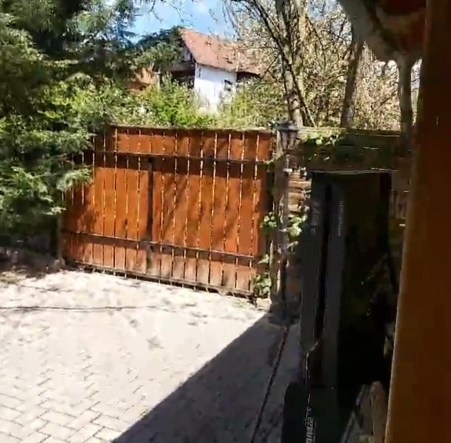 Melinda nyaralóház Balatonkenese Exterior foto